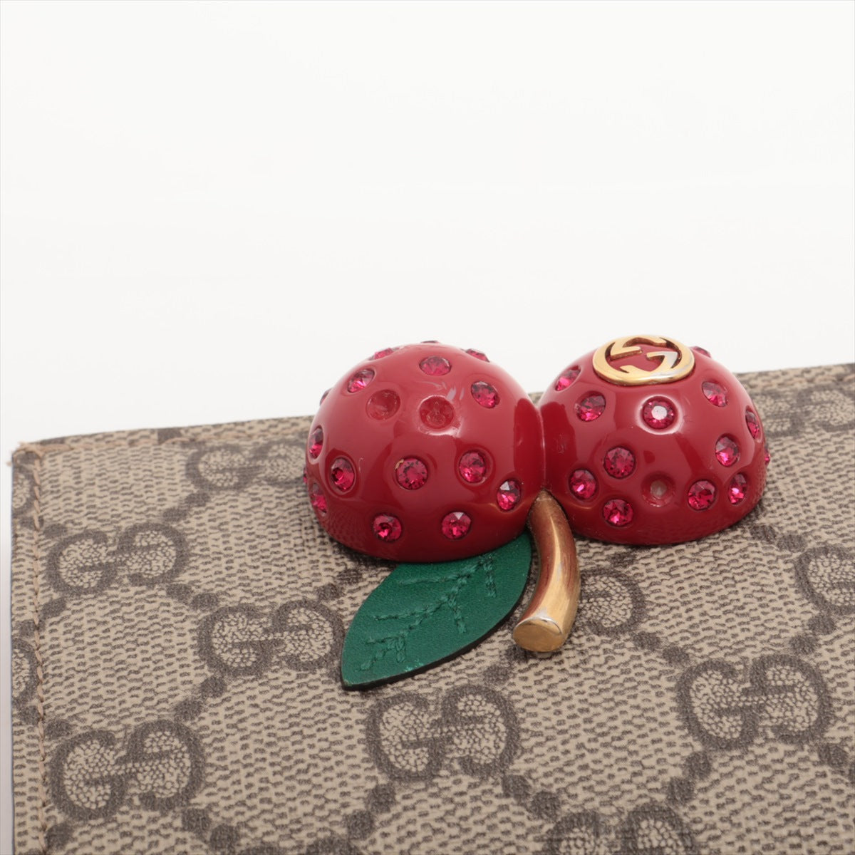 Gucci GG Supreme cherry 476050 PVC & leather Compact Wallet Beige x red