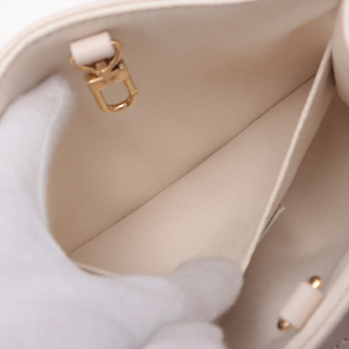 Louis Vuitton monogram empreinte On the Go BB