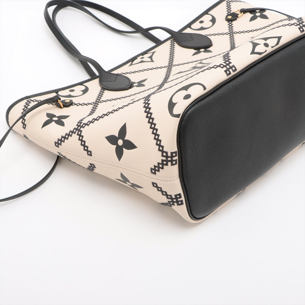 Louis Vuitton Monogram Empreinte Neverfull MM M46039