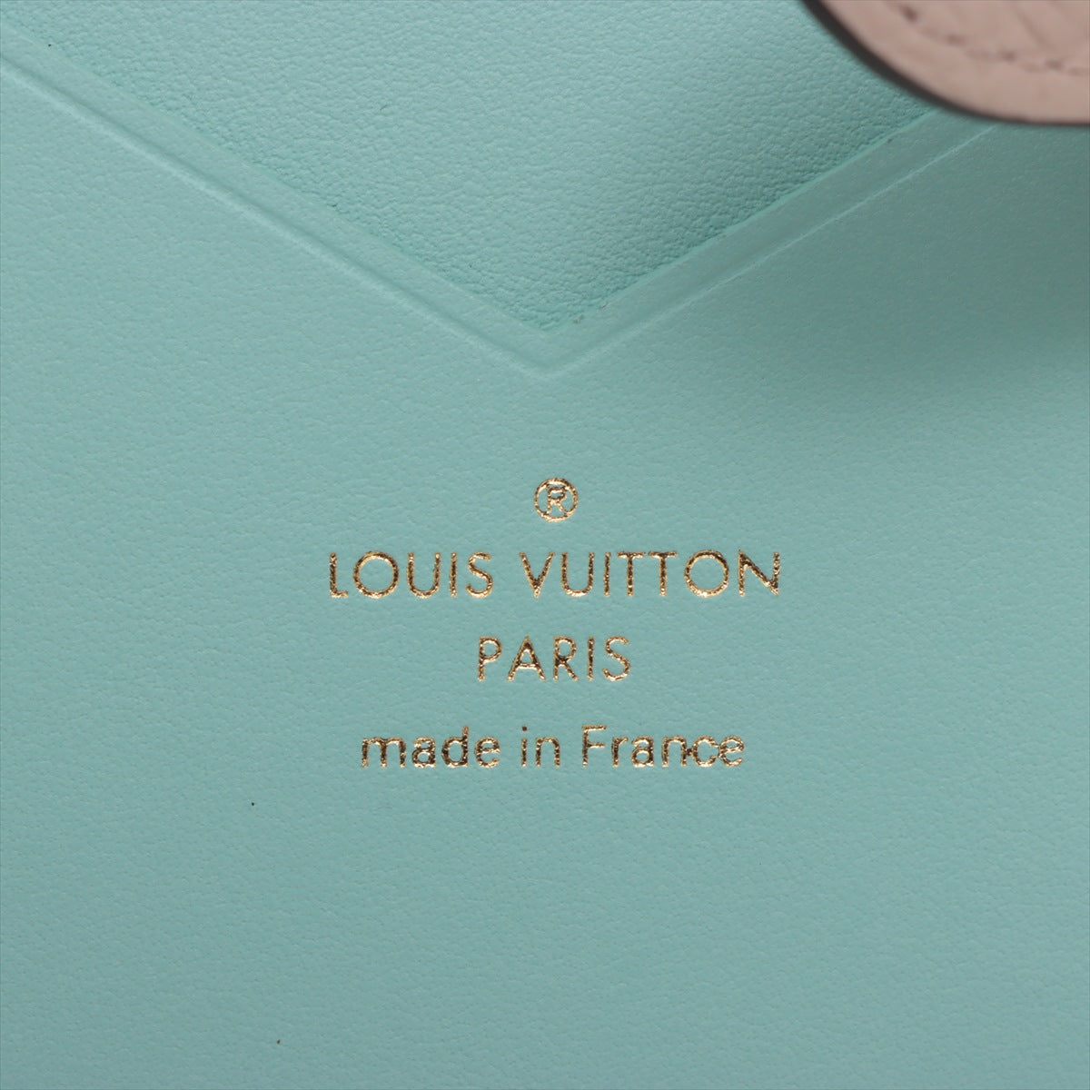 Louis Vuitton Taurillon LV vertical wallet compact M82198 Gare Compact Wallet
