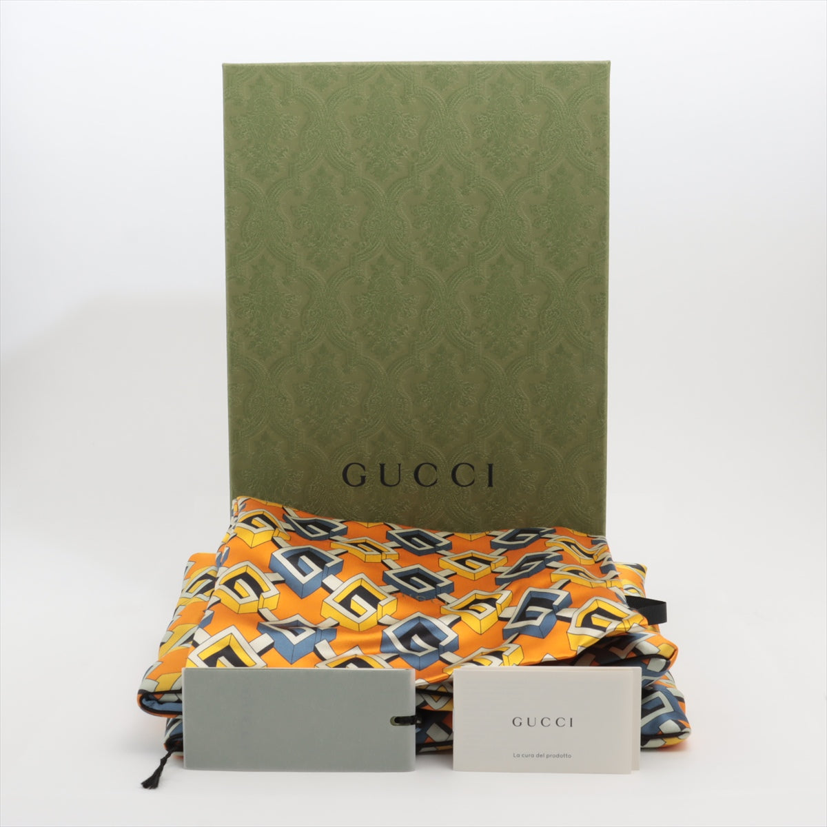 Gucci geometric G travel set M