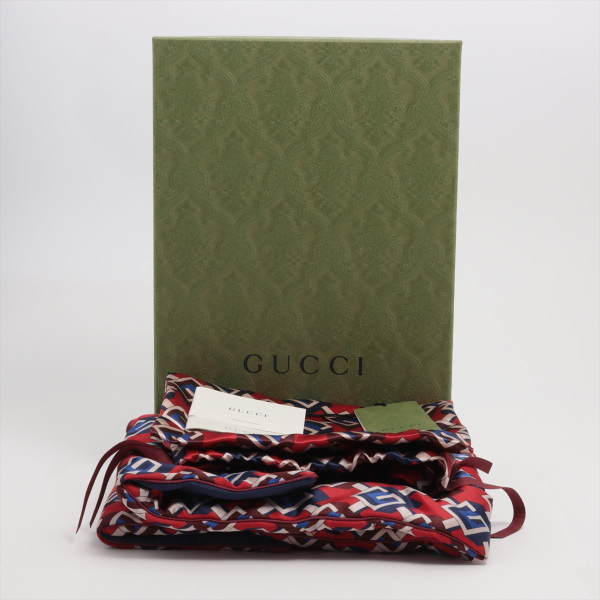 Gucci geometric G travel set M