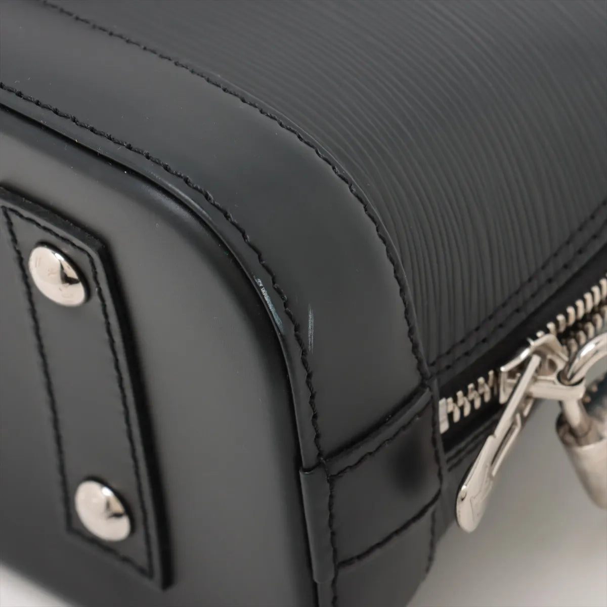 Louis Vuitton Epi Alma BB M40862 AA0187 Black