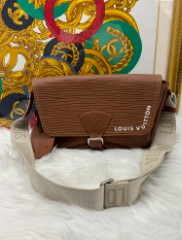LOUIS VUITTON brown epi messenger bag with adjustable strap