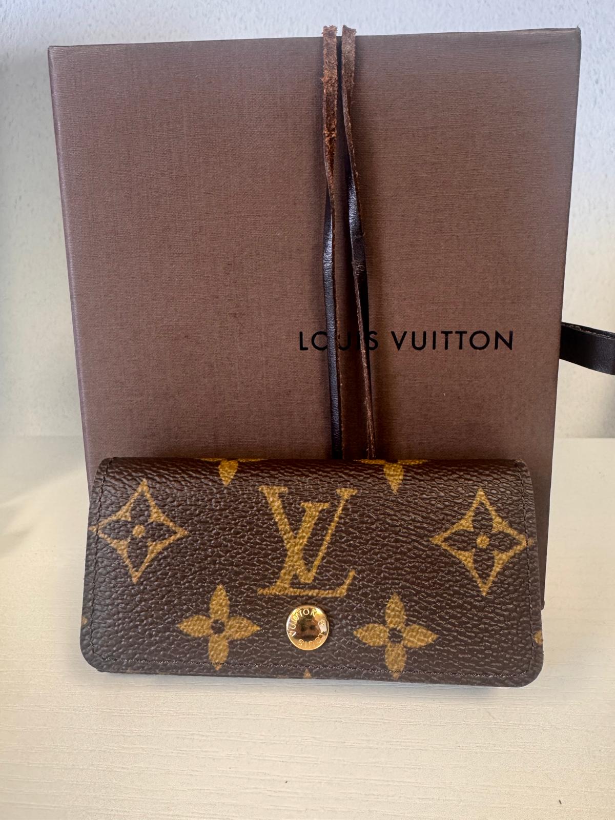 LOUIS VUITTON Monogram 4-Key Holder - Full Set