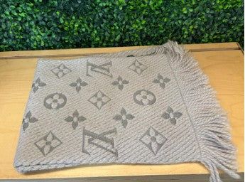 Louis Vuitton logomania grey wool scarf