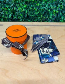 Hermès blue twilly with box