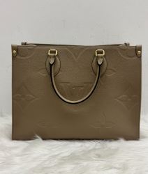 Louis Vuitton Beige Empreinte Monogram OnTheGo MM - SKU: LSCJ08110064