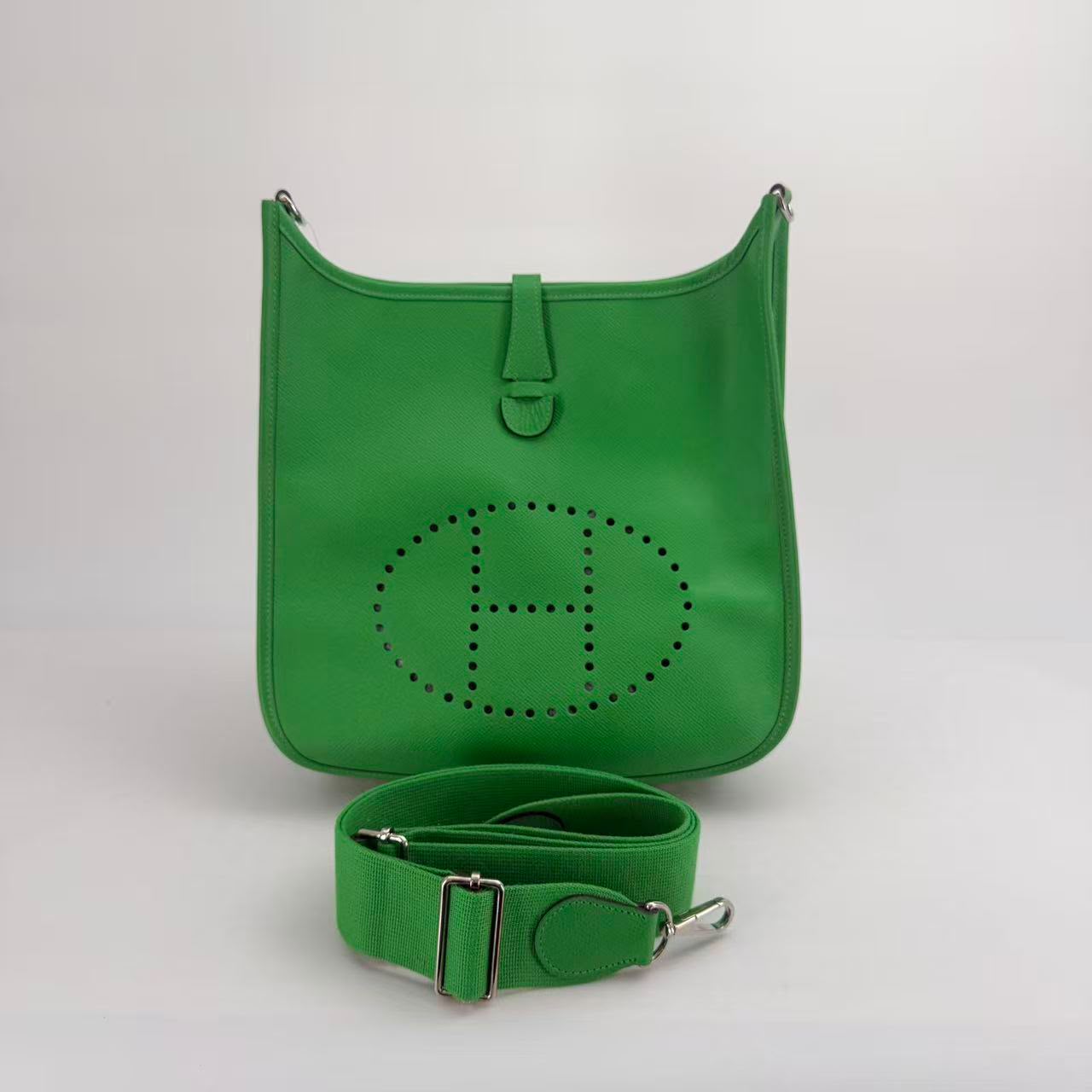 Hermès Green Epsom Leather Evelyne PM with Palladium Hardware and Shoulder Strap, Stamp D, 2019 - SKU: LSCJ082600118
