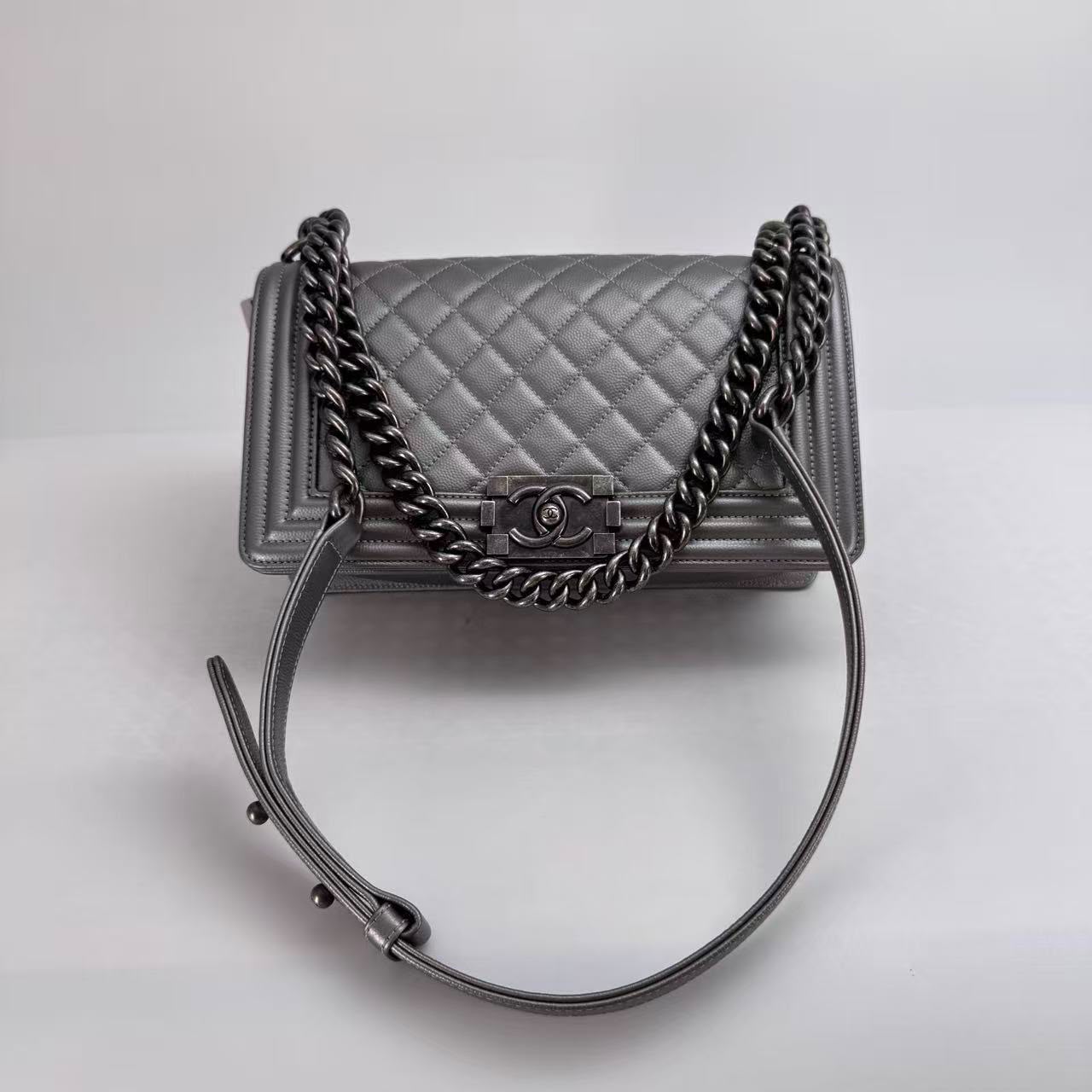Chanel Silver Caviar Leather Medium Le Boy with Ruthenium Hardware Series 24, 2017–2018 - SKU: LSCJ082600173