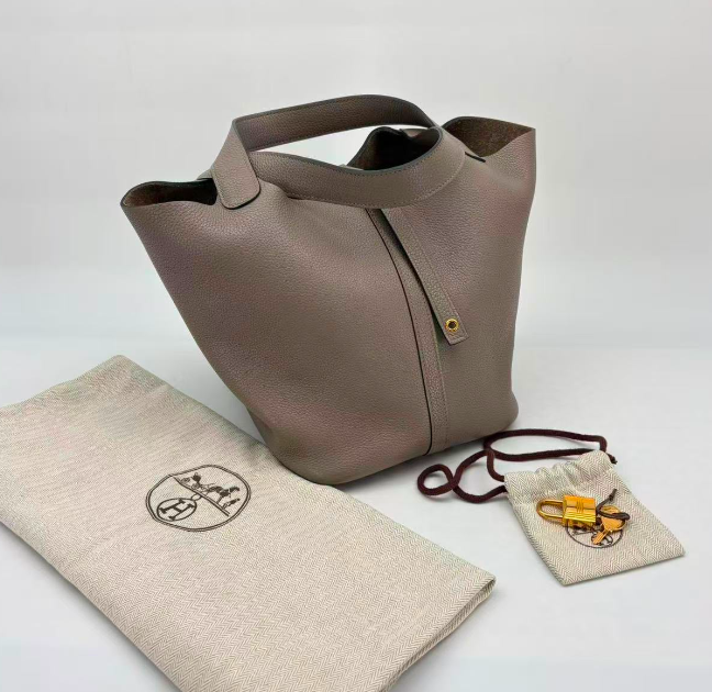 Hermès Picotin Lock 22, Étoupe Taurillon Clemence Leather, C Stamp (2018), With Lock, Keys & Dust Bag
