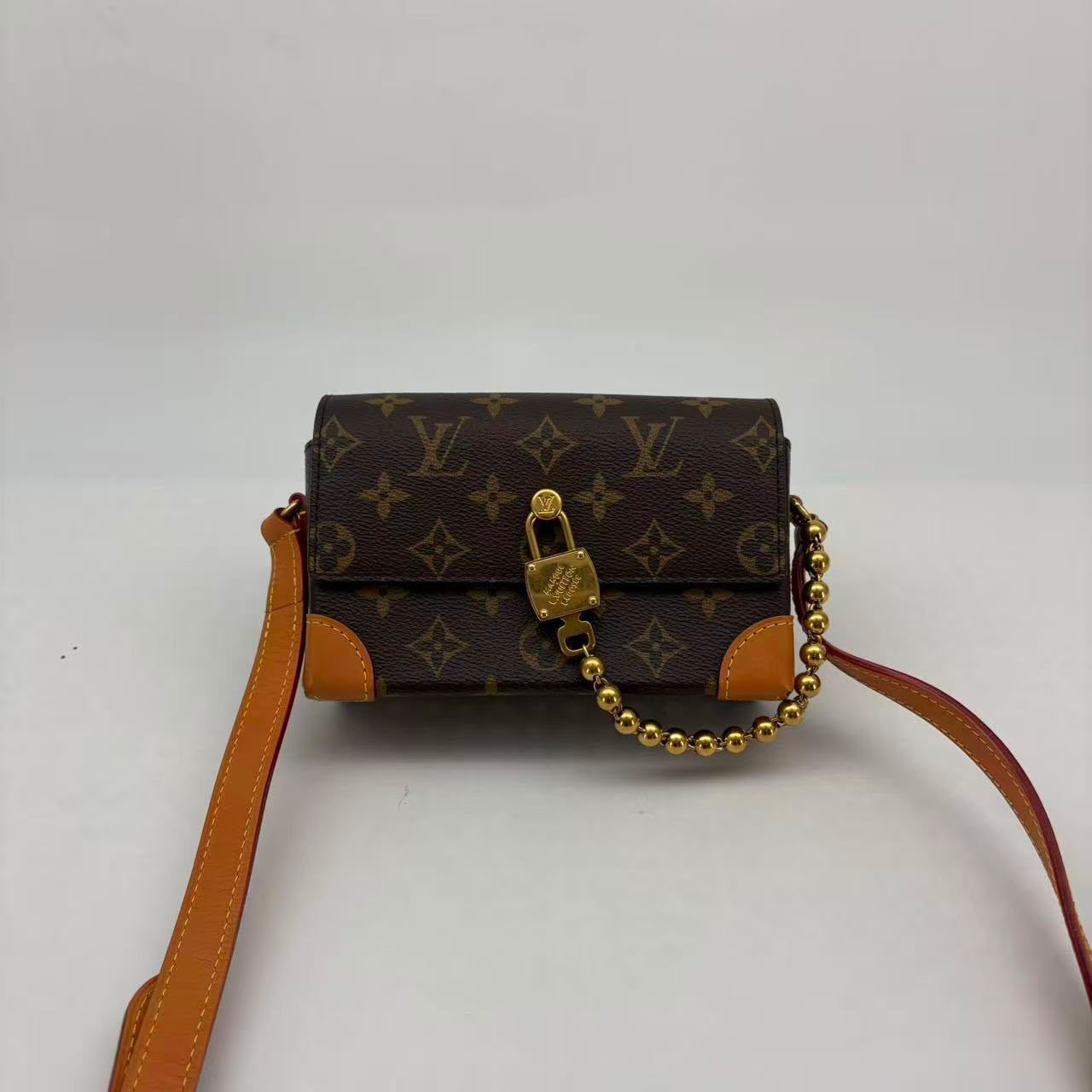Louis Vuitton Monogram Steamer Messenger Microchipped