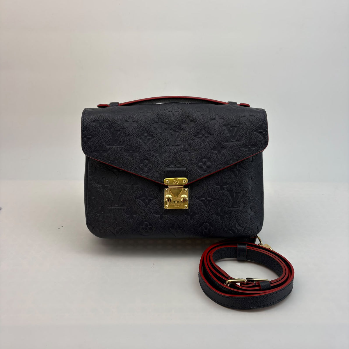 Louis Vuitton Navy Empreinte Pochette Métis — Gold Hardware