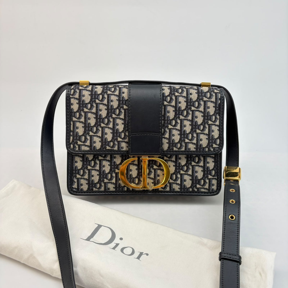 Dior Navy Oblique Medium 30 Montaigne — Gold Hardware