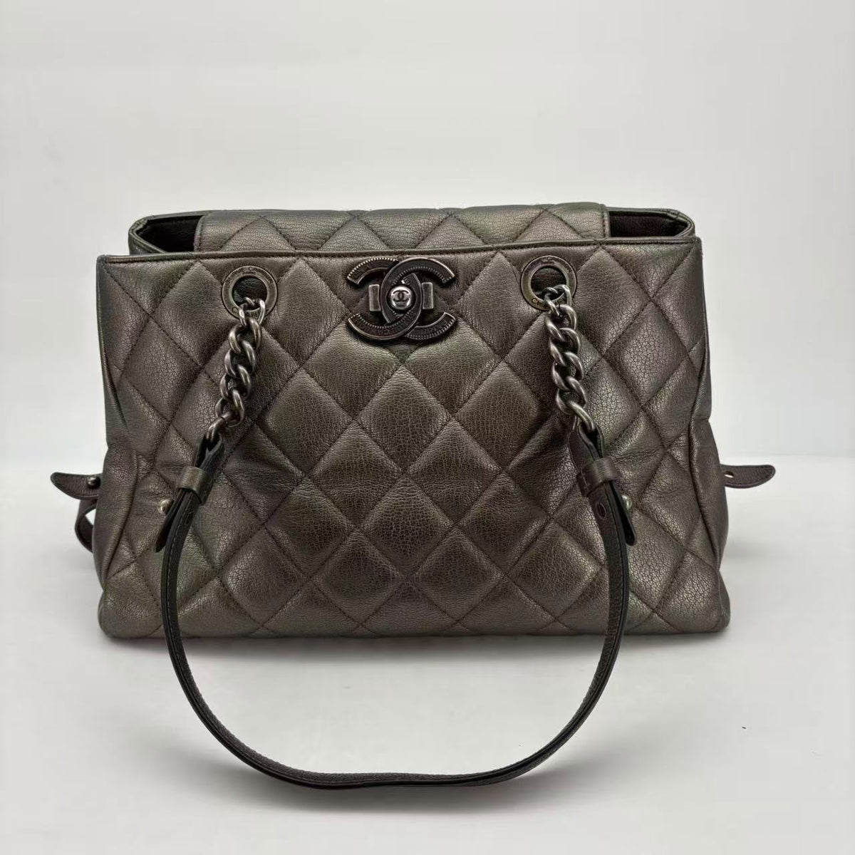 Chanel Metallic Grey Tote, Ruthenium Hardware, Series 21, Seal