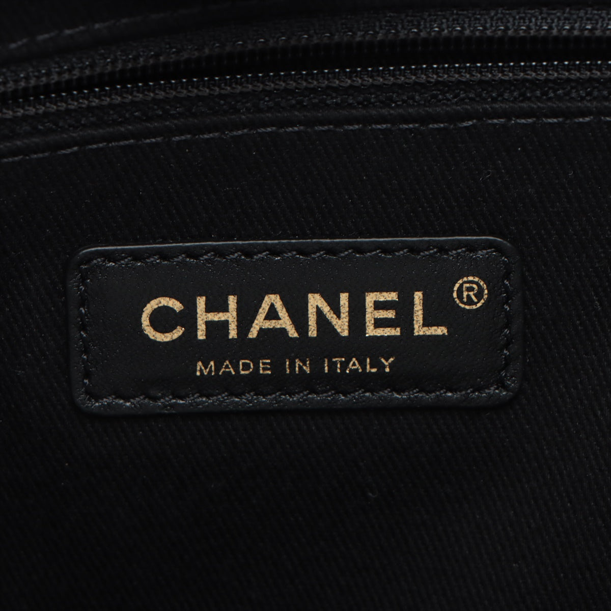 Chanel Deauville MM Straw & leather Chain Tote Bag Navy Blue Gold Metal Fittings 30302479
