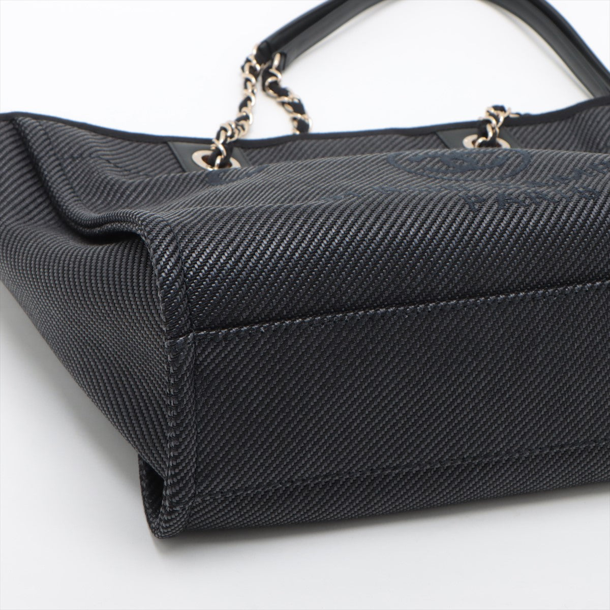 Chanel Deauville MM Straw & leather Chain Tote Bag Navy Blue Gold Metal Fittings 30302479