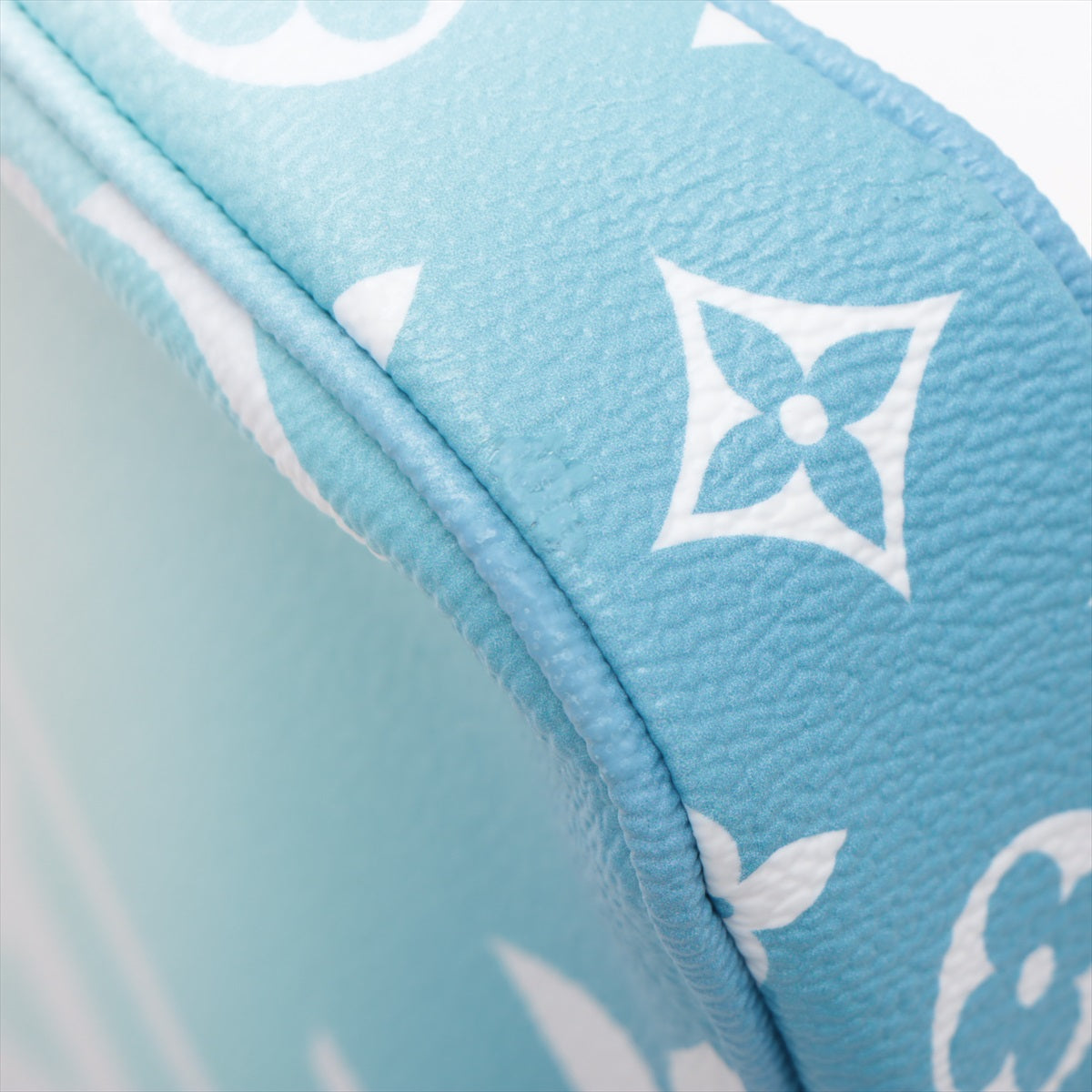 Louis Vuitton Monogram Giant Multi Pochette Accessoires M57633