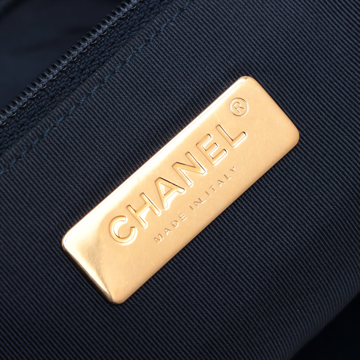 Chanel CHANEL 19 Large Lambskin Chain Shoulder Bag Navy Blue Gold x Silver Metal Fittings 29311318 AS1161