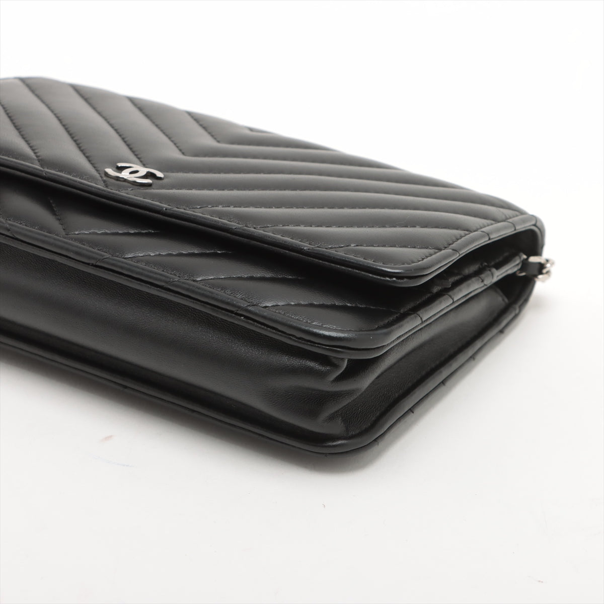 Chanel V Stitch Lambskin Chain Wallet