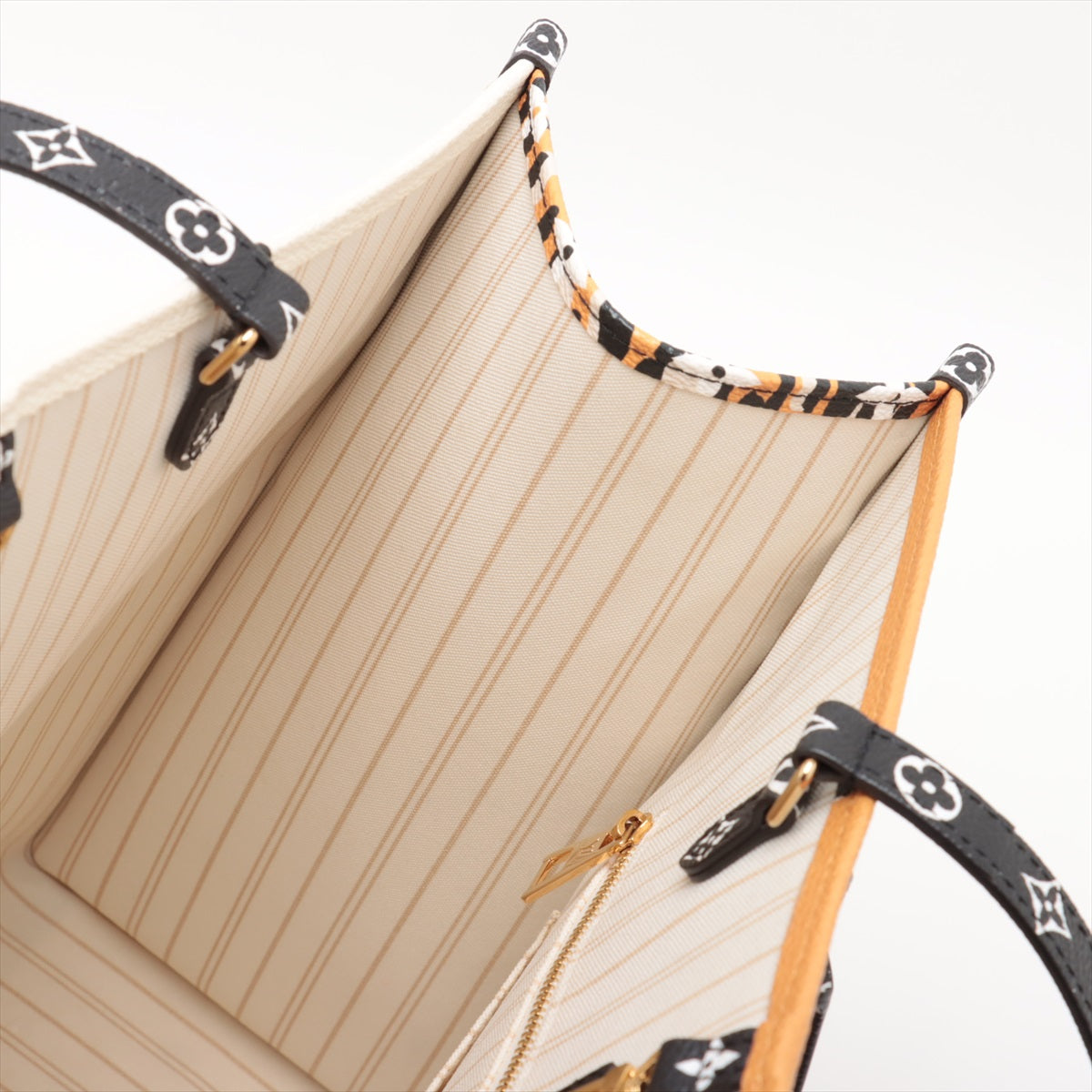 Louis Vuitton MONOGRAM GIANT On the Go GM M44675