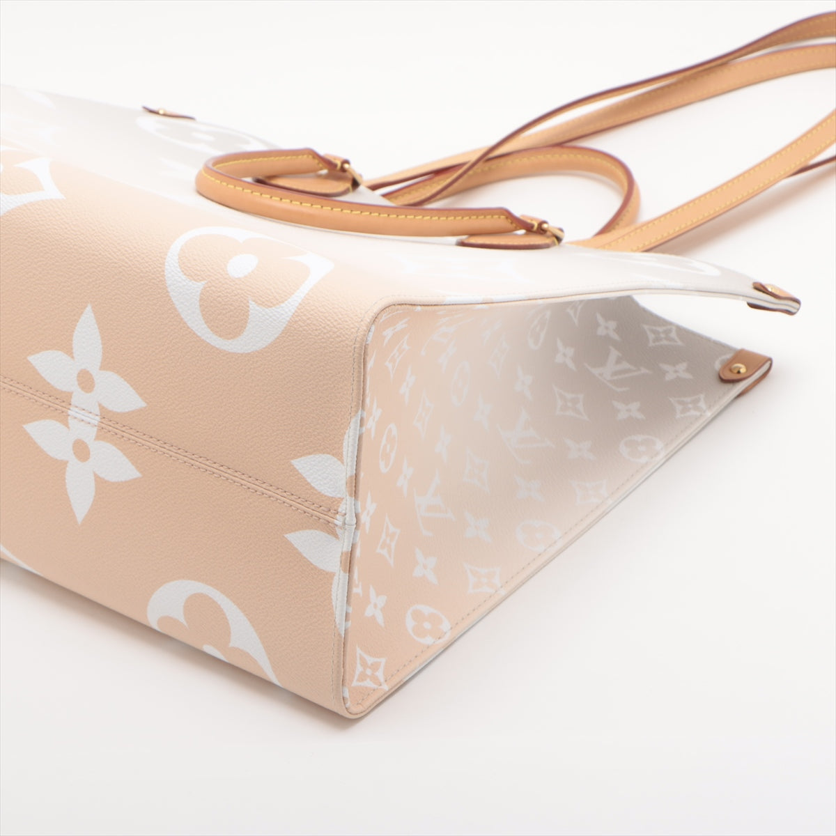 Louis Vuitton LV escale On the Go GM M57640