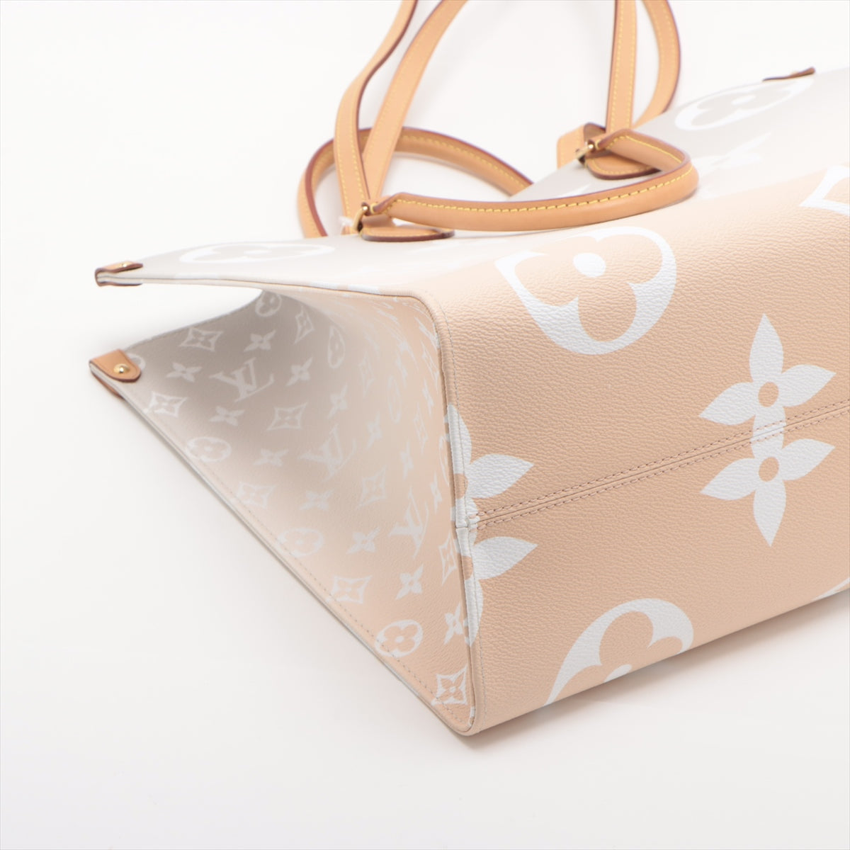 Louis Vuitton LV escale On the Go GM M57640