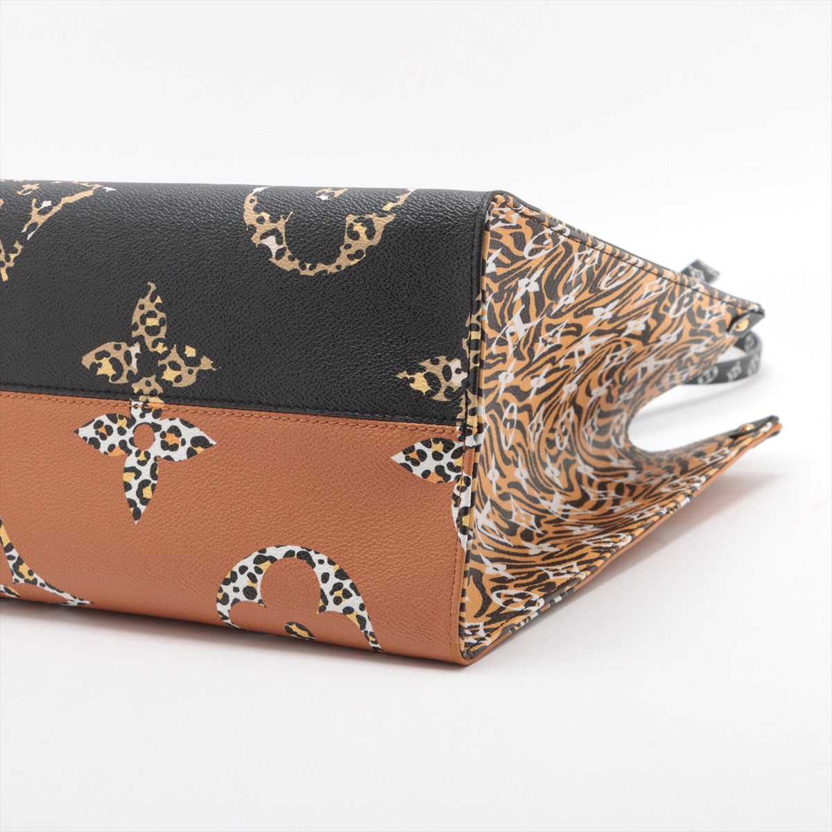 Louis Vuitton Monogram Jungle On the Go GM M44674 FL3169