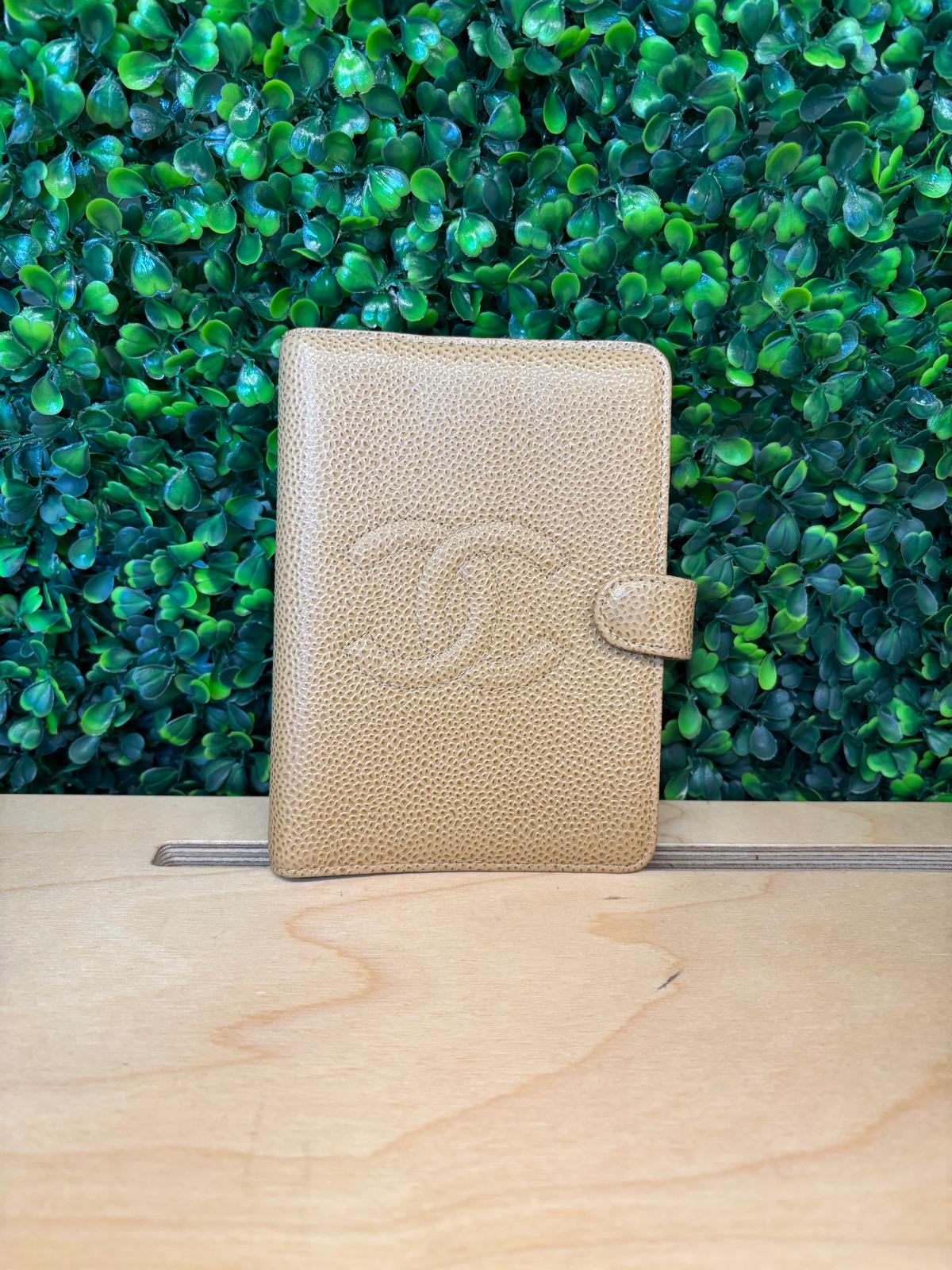 Chanel beige caviar agenda