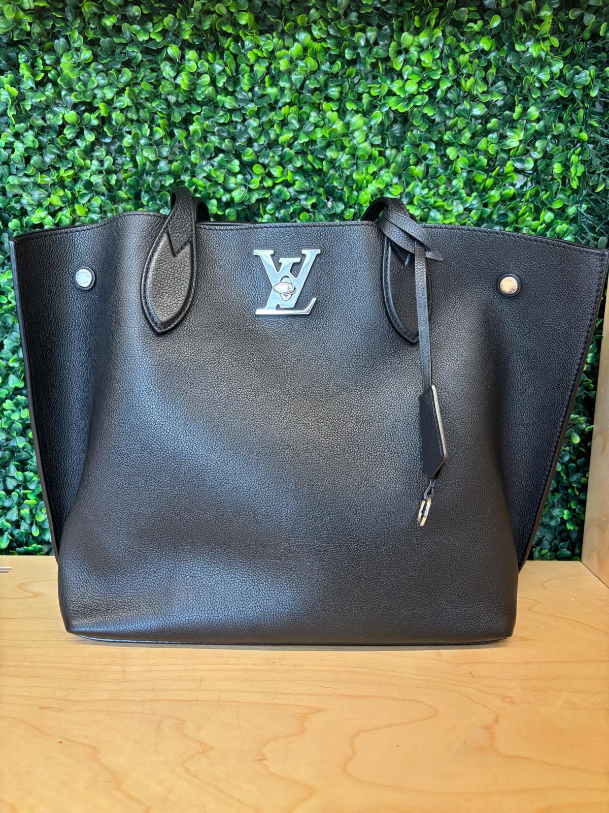 Louis VuittonTaurillon Leather Lockme