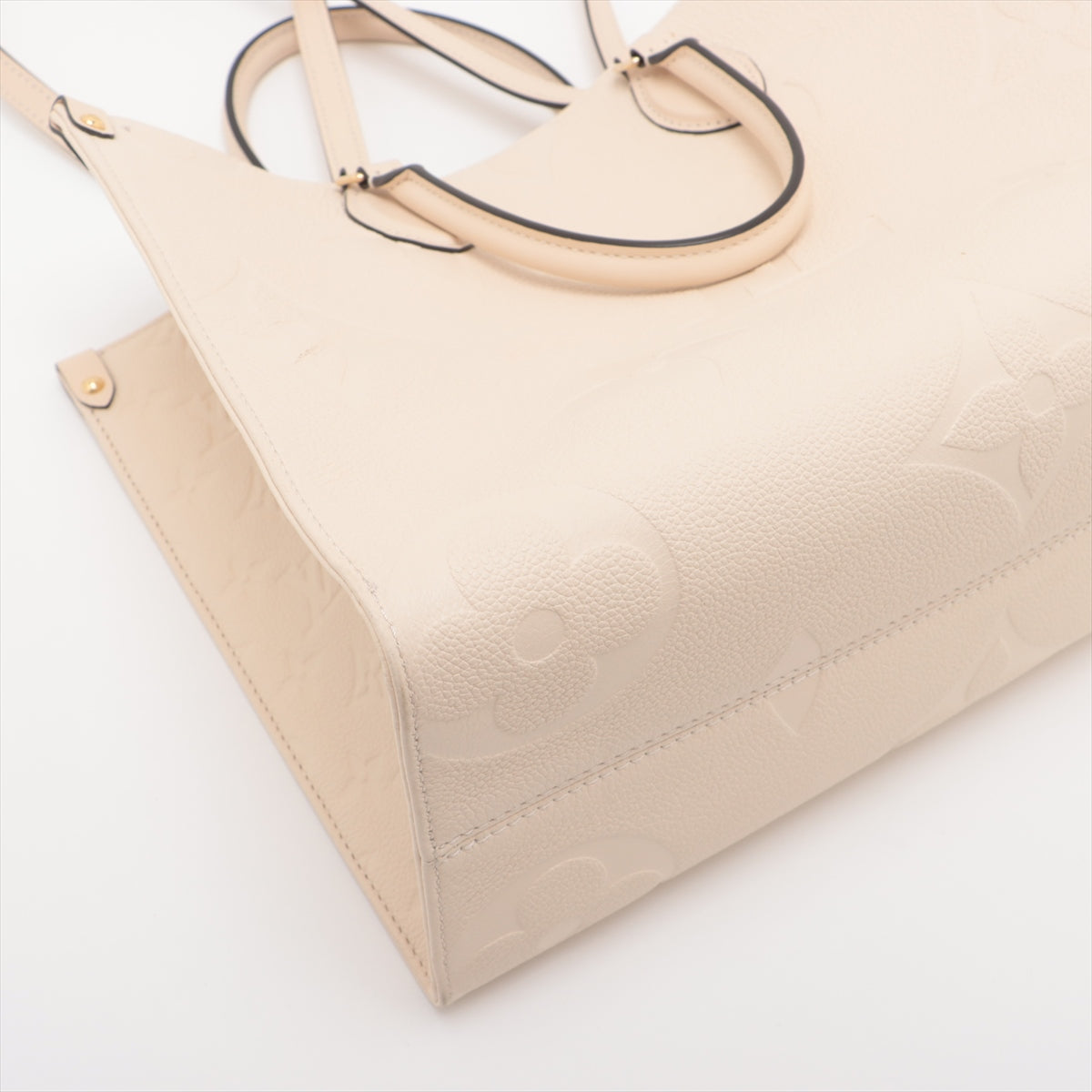 Louis Vuitton monogram empreinte On the Go MM M46531