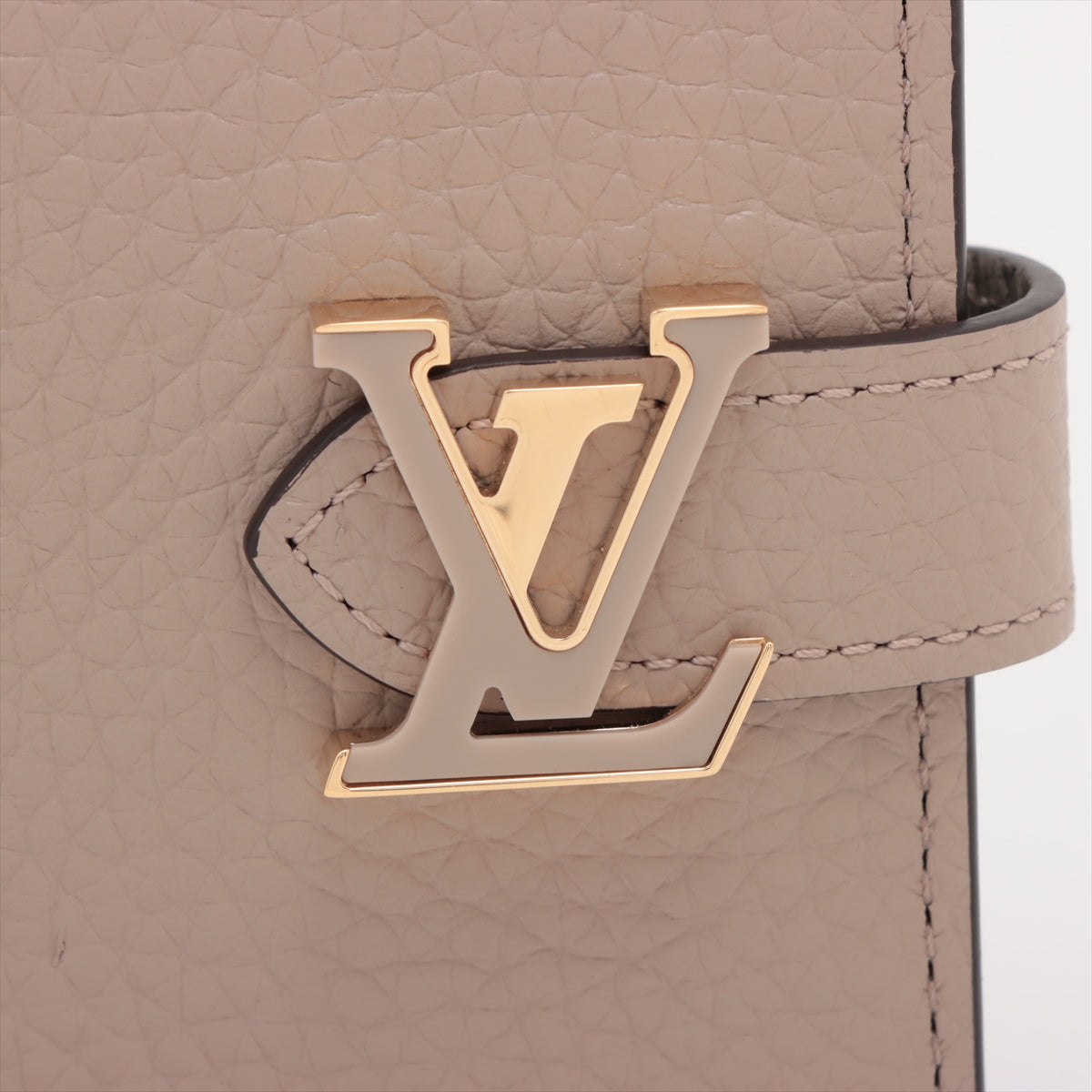 Louis Vuitton Taurillon LV vertical wallet compact M82198 Gare Compact Wallet