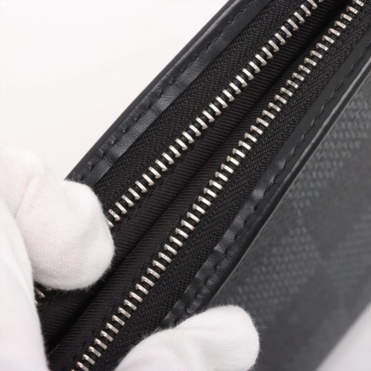 Louis Vuitton Damier Graphite 3D Pochette VOYAGE MM N60444 Black