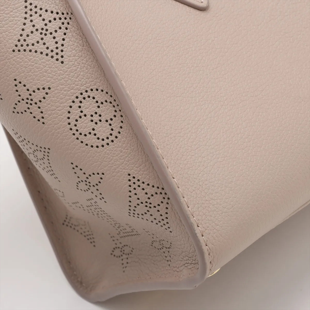 Louis Vuitton Mahina On My Side PM M20600 Beige