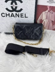 LOUIS VUITTON black Bubblegram black lambskin gold hardware with chain and strap