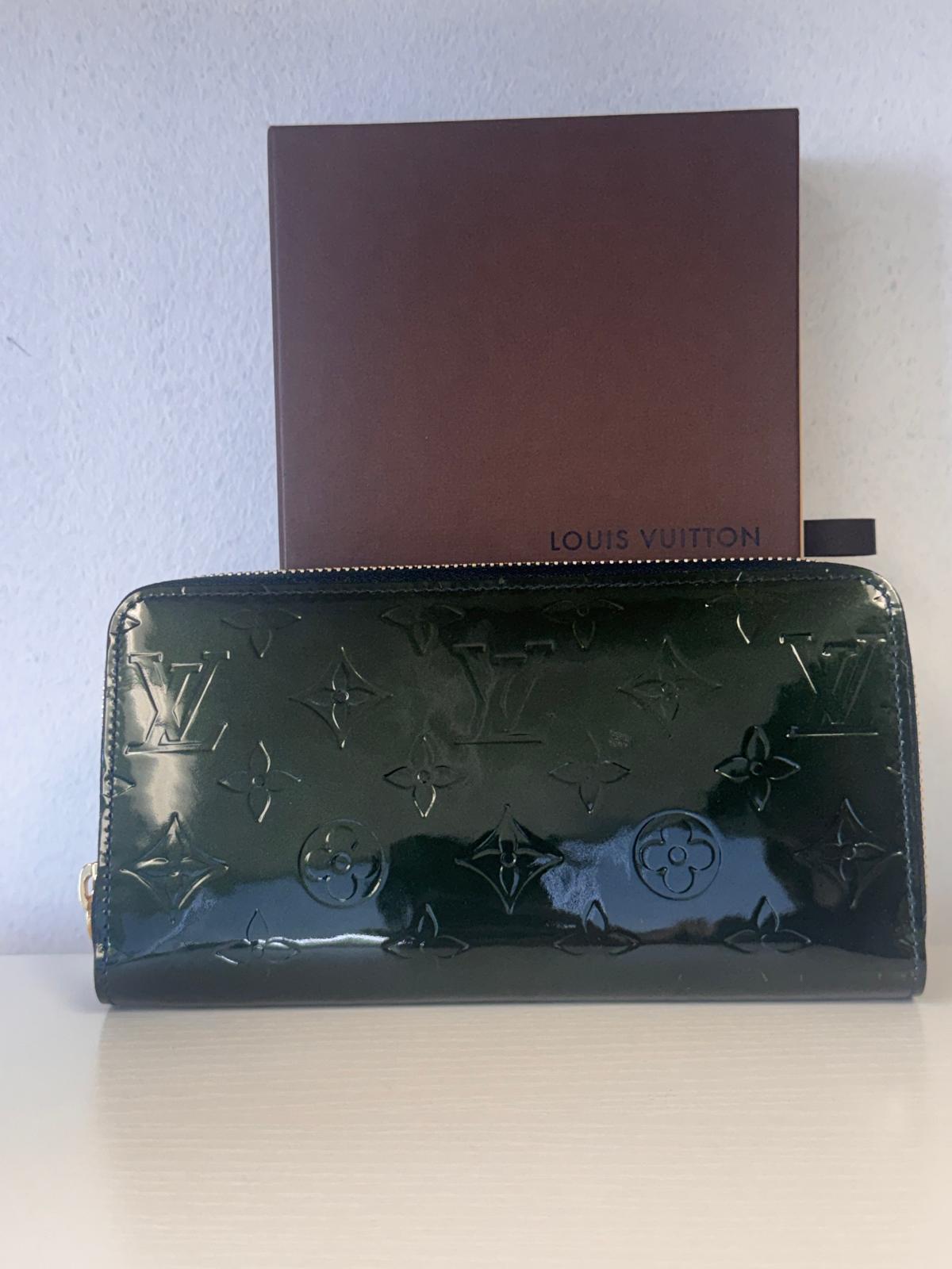 LOUIS VUITTON Emerald Green Vernis Long Zippy Wallet - Full Set