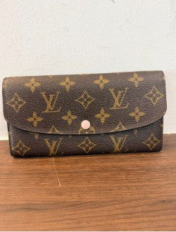 Louis Vuitton Emilie Wallet - Pink