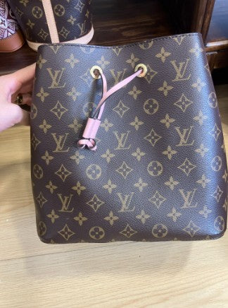 Louis Vuitton Monogram NeoNoe - Pink