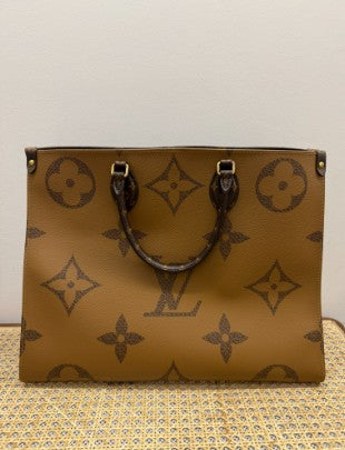 LOUIS VUITTON monogram giant OnTheGo GM tote bag gold hardware