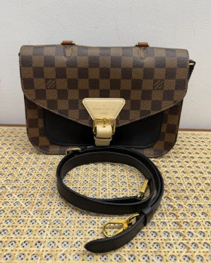 LOUIS VUITTON damier ebene Beaubourg crossbody gold hardware with crossbody strap