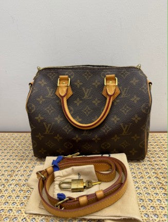 LOUIS VUITTON monogram Speedy Bandoulière 25 with lock,key and detachable strap