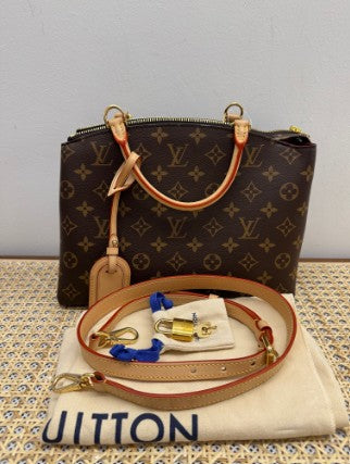 LOUIS VUITTON monogram Palais Petit gold hardware with detachable strap, luggage tag, lock and key