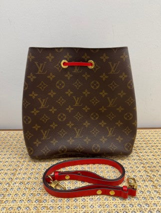 LOUIS VUITTON monogram MM size Néonoé gold hardware with detachable adjustable shoulder strap - SKU: LSCC9155344