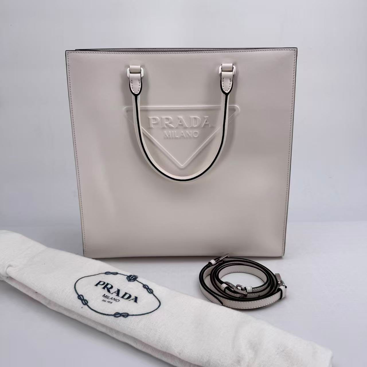 PRADA White Tote bag - SKU: LSCJ082600100
