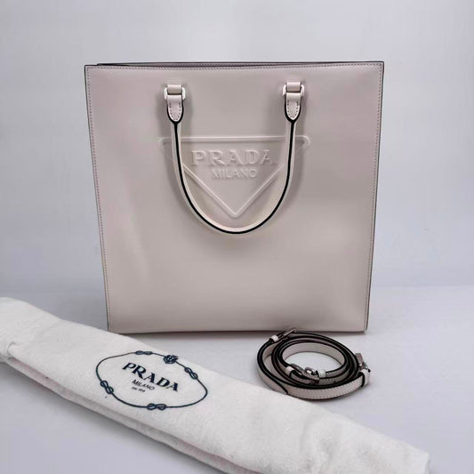 PRADA White Tote bag - SKU: LSCJ082600100
