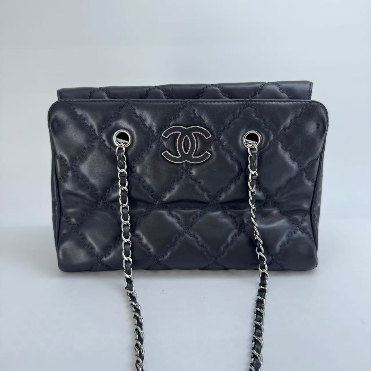 Chanel Black Aged Calfskin Tote with Silver Hardware and Seal, Series 17, 2012–2013 - SKU: LSCJ082600170