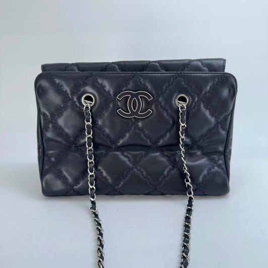 Chanel Black Aged Calfskin Tote with Silver Hardware and Seal, Series 17, 2012–2013 - SKU: LSCJ082600170