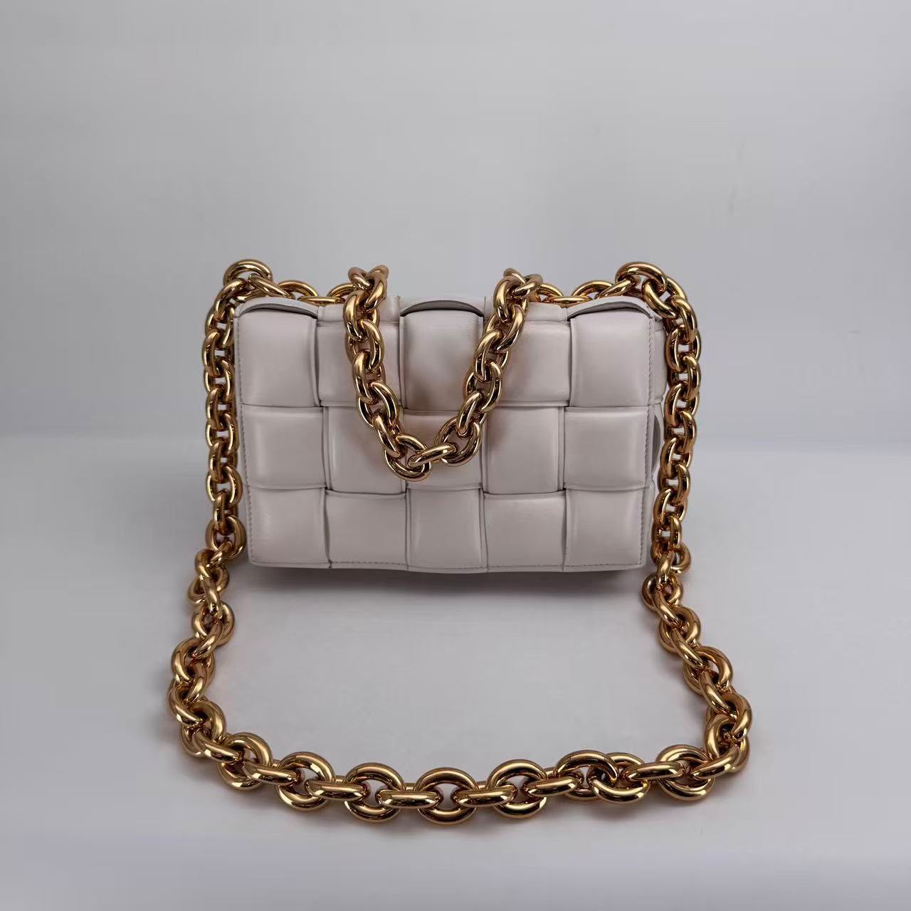 Bottega Veneta White Leather Cassette Crossbody - SKU: LSCJ08260029