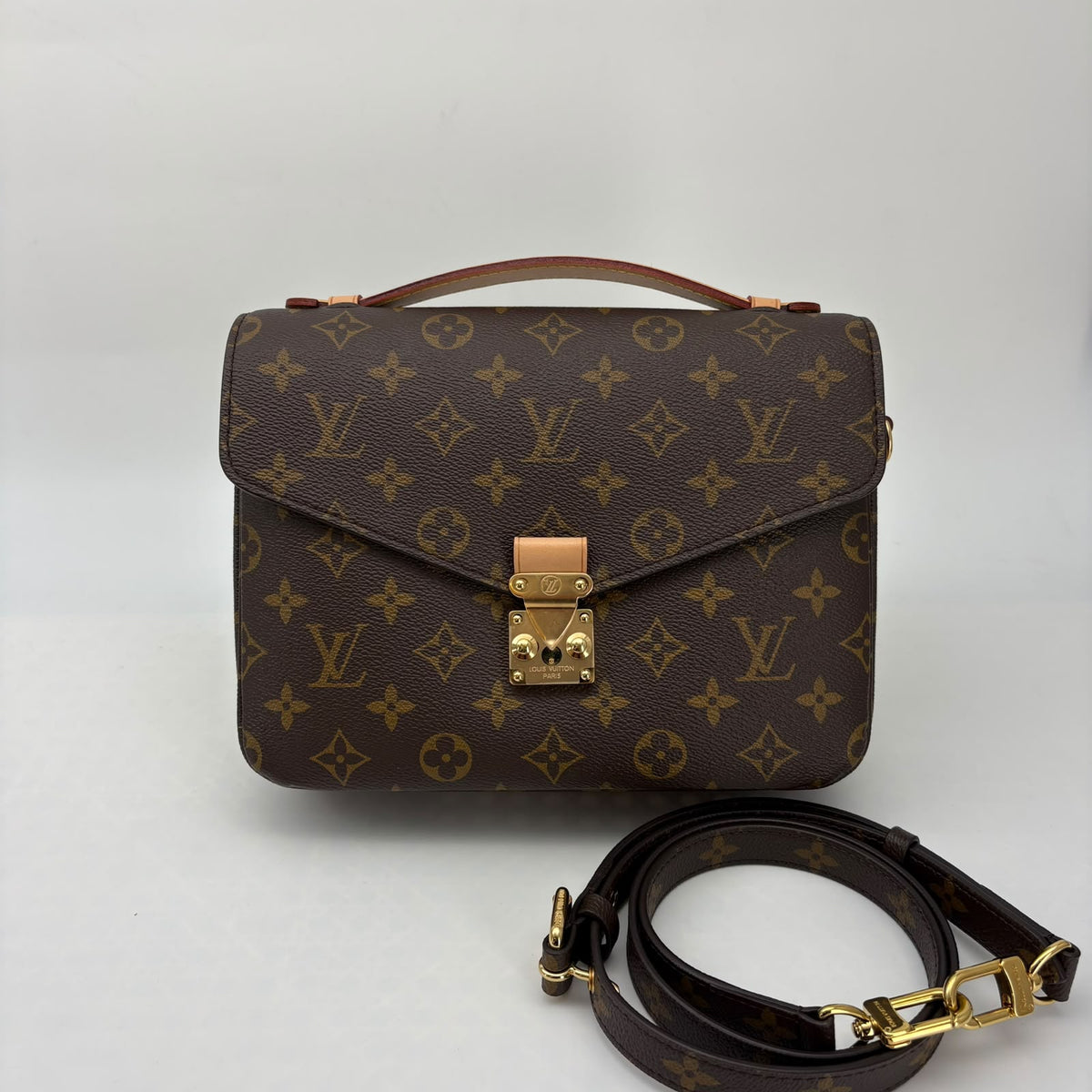 Louis Vuitton Monogram Pochette Métis