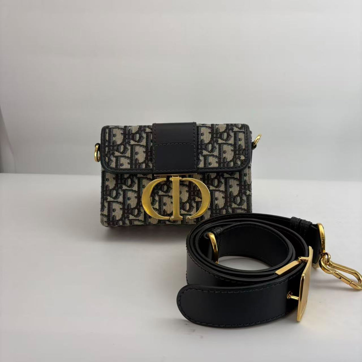 Dior Navy Oblique 30 Montaigne Box Bag
